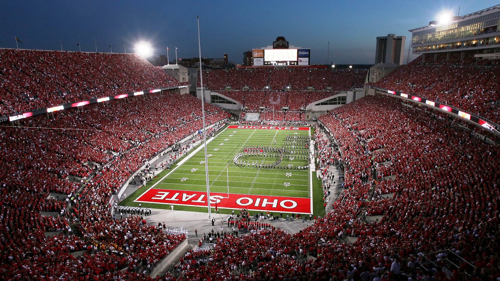 英超争冠白热化，曼城、阿森纳、利物浦三强鼎立，赛季末悬念迭起